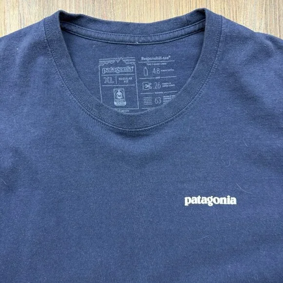 Patagonia Men’s Navy Blue Long Sleeve P-6 Logo Responsibili-Tee Size Extra Large - Picture 3 of 6
